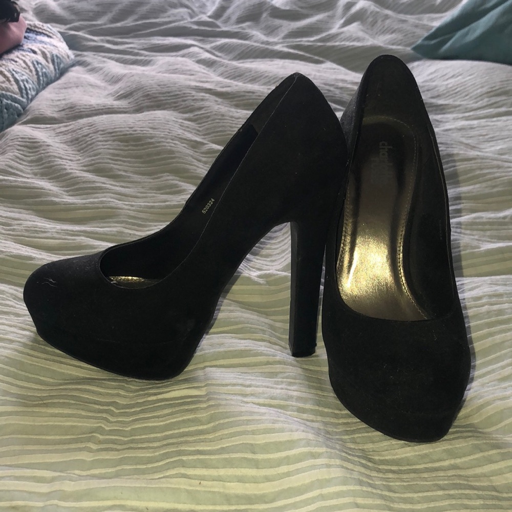 🖤 Black suede heals in size 8